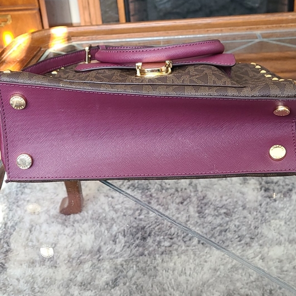 EUC Michael Kors purse. - Picture 6 of 6